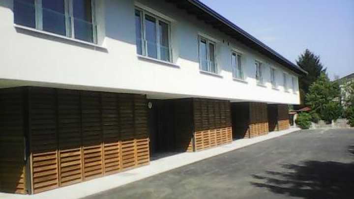 Vrstne hiše v Prvačini